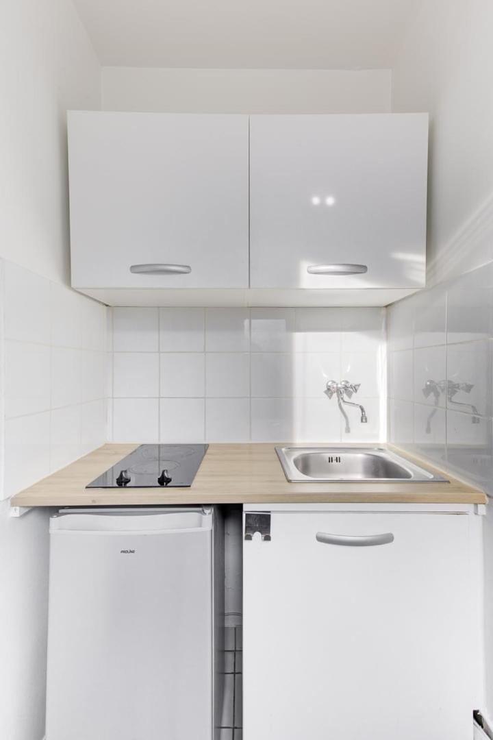 568 Dulong - Superbe Parisien Apartment